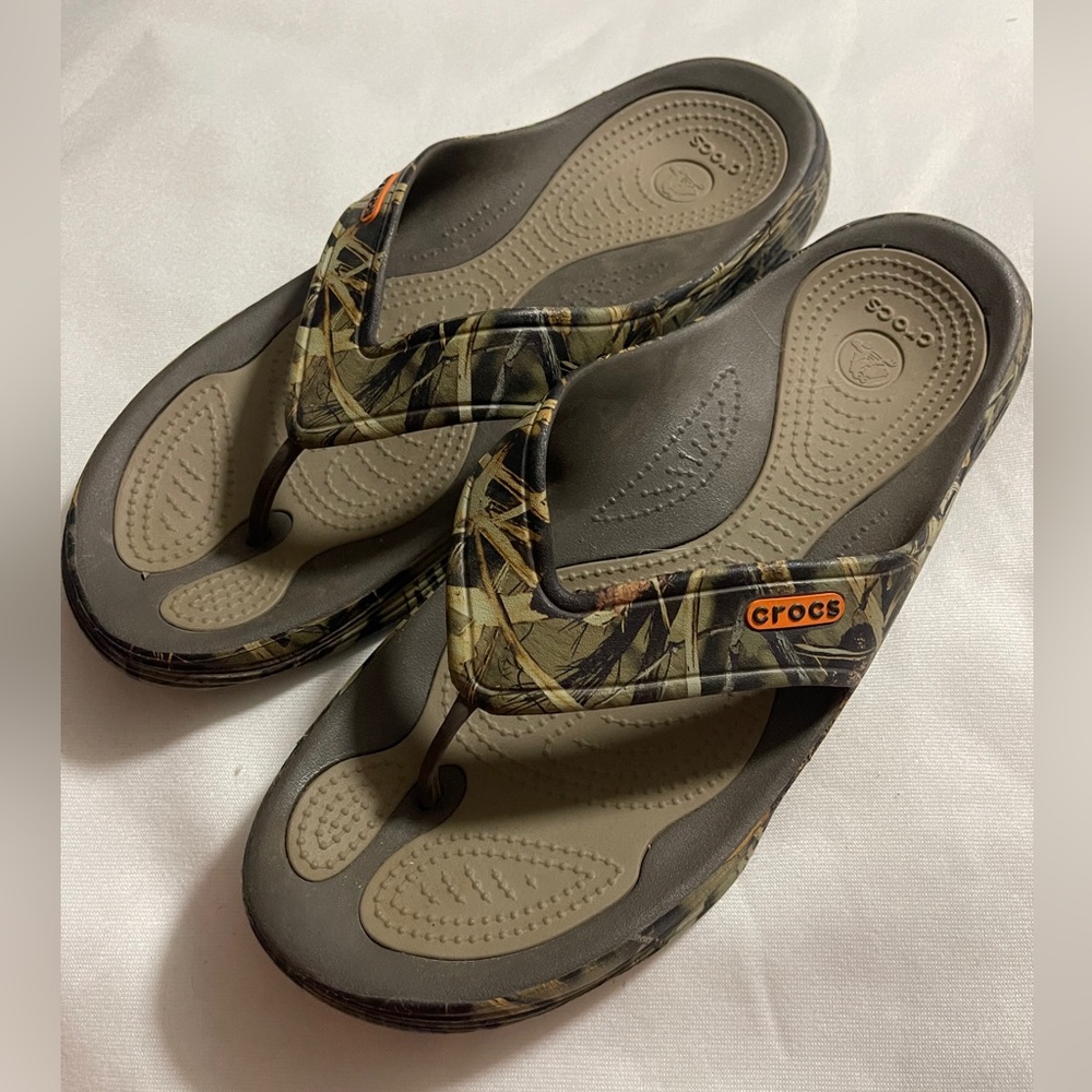 Crocs All-Terrain Camouflage Flip Flops Men’s Size 12